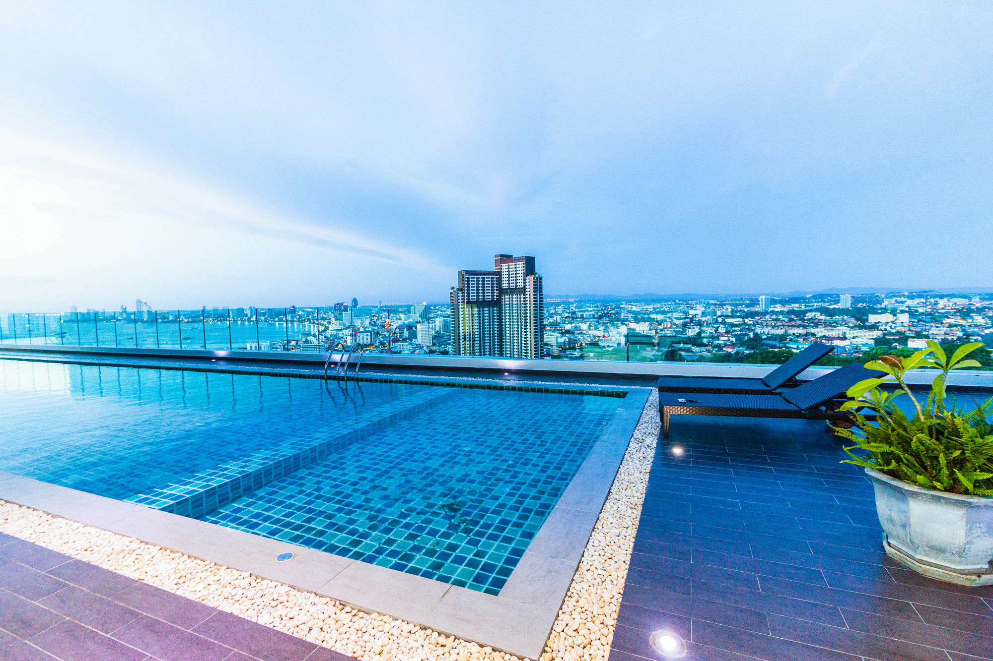 Vision Pratumnak By Pattaya Sunny Rentals Exterior photo